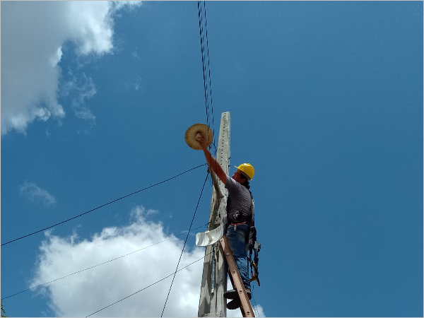 Prefeitura de Tacima realiza manutenção e reposição de lâmpadas na iluminação pública da cidade e zona rural.